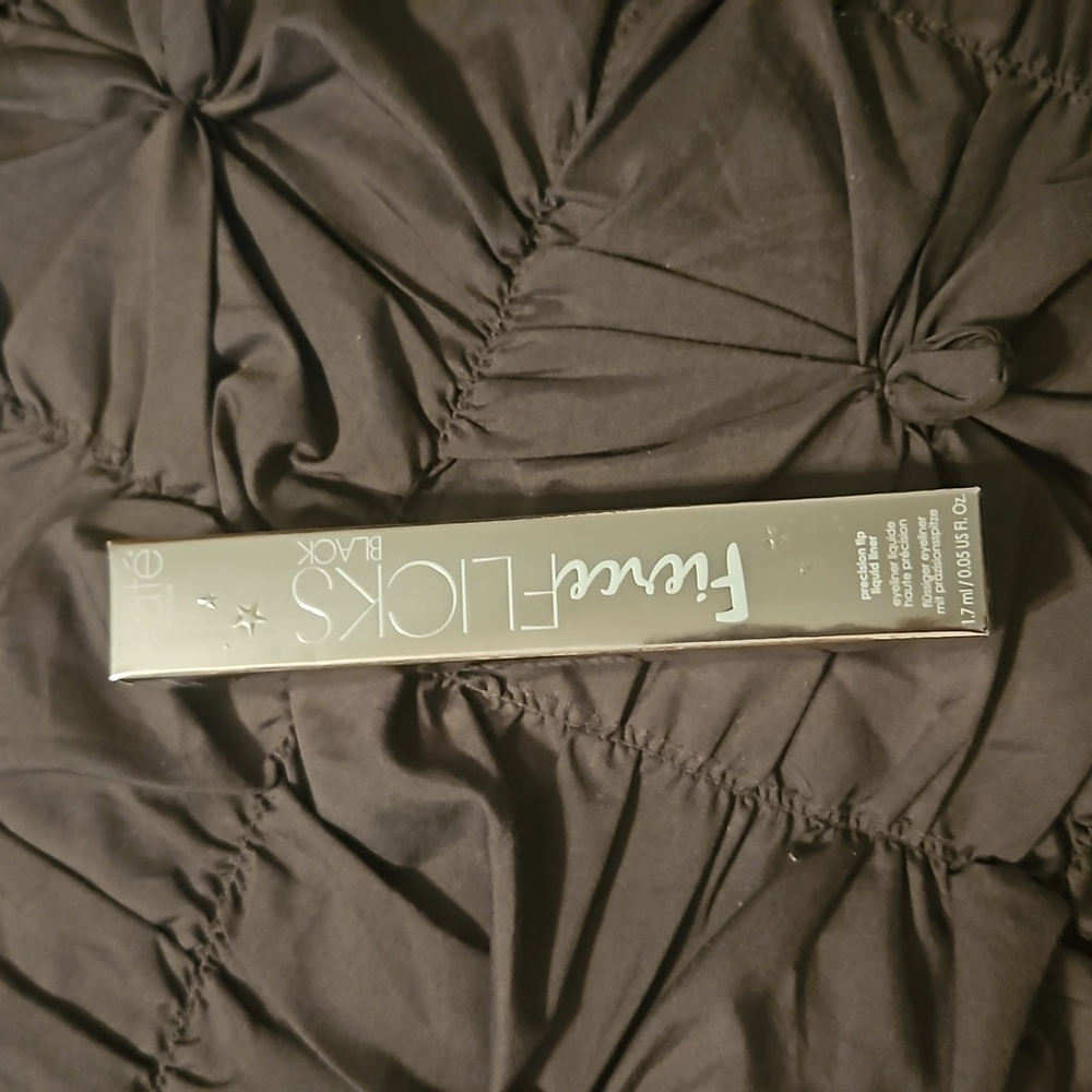 New in Box Ciate London Fierce Flicks Black Precision Tip Liquid Eyeliner - Picture 3 of 9